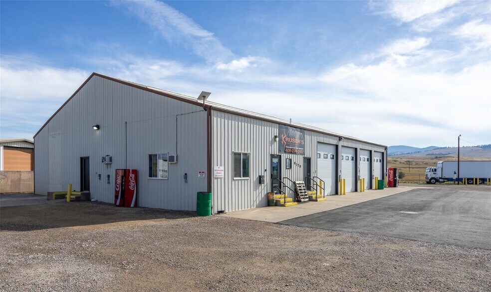 9170 Futurity Dr, Missoula, MT à vendre - Photo de l’immeuble – Image 2 sur 14