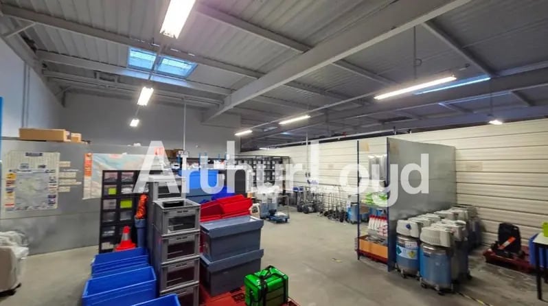 Industriel/Logistique dans Ifs à louer - Photo intérieure – Image 2 sur 2