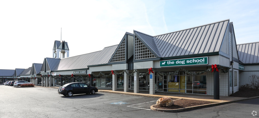 305 E Market St, Leesburg, VA à louer - Photo principale – Image 1 sur 11