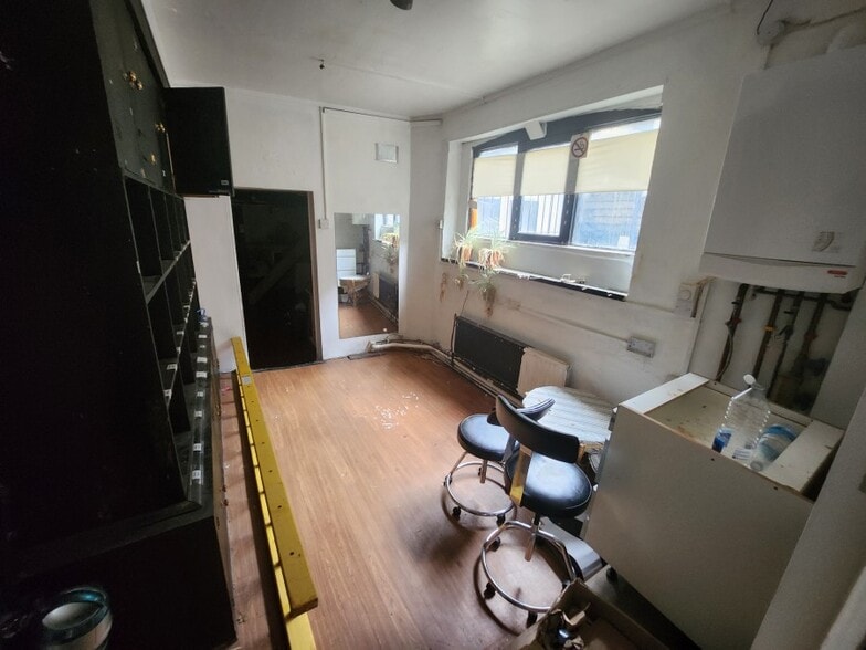 48 Windsor St, Uxbridge à louer - Photo intérieure – Image 3 sur 6