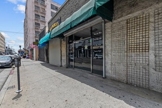 212 E 11th St, Los Angeles, CA à louer Photo intérieure– Image 2 sur 11