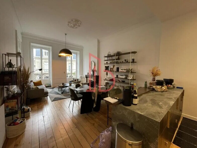 Bureau dans Bordeaux à vendre - Photo de l’immeuble – Image 3 sur 6
