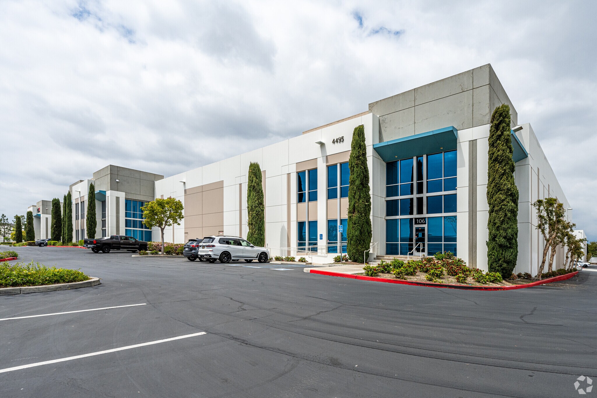 4495 E Wall St, Ontario, CA à louer Photo principale– Image 1 sur 7