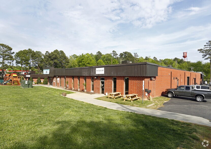 9521 Lumley Rd, Morrisville, NC à louer - Photo de l’immeuble – Image 3 sur 4