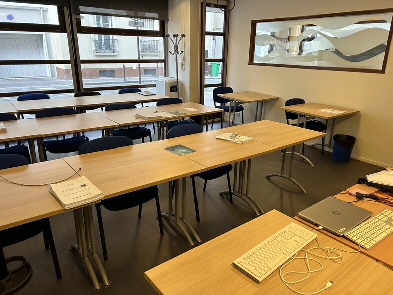 Bureau dans Paris à vendre - Photo de l’immeuble – Image 2 sur 7