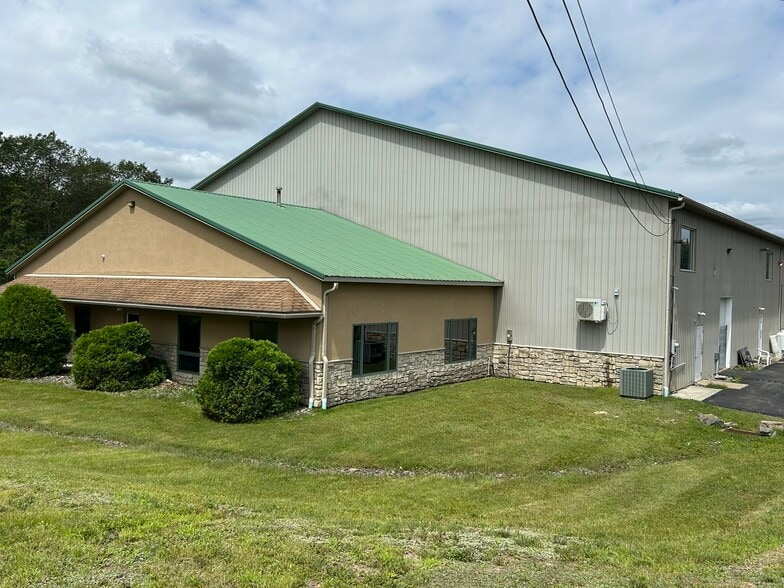 137 Market Way, Mount Pocono, PA à vendre - Photo de l’immeuble – Image 3 sur 10