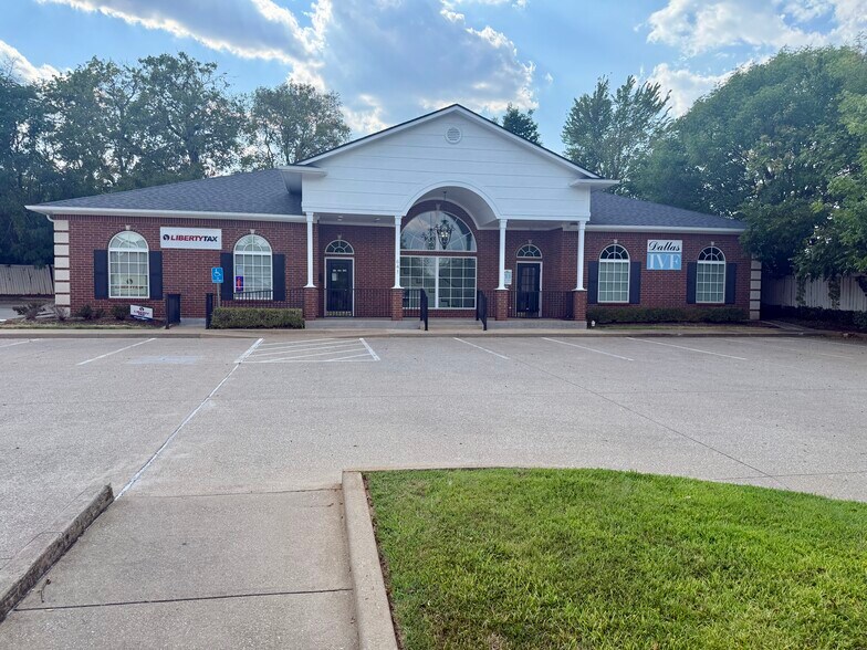 641 S Broadway Ave, Tyler, TX à louer - Photo de l’immeuble – Image 2 sur 28