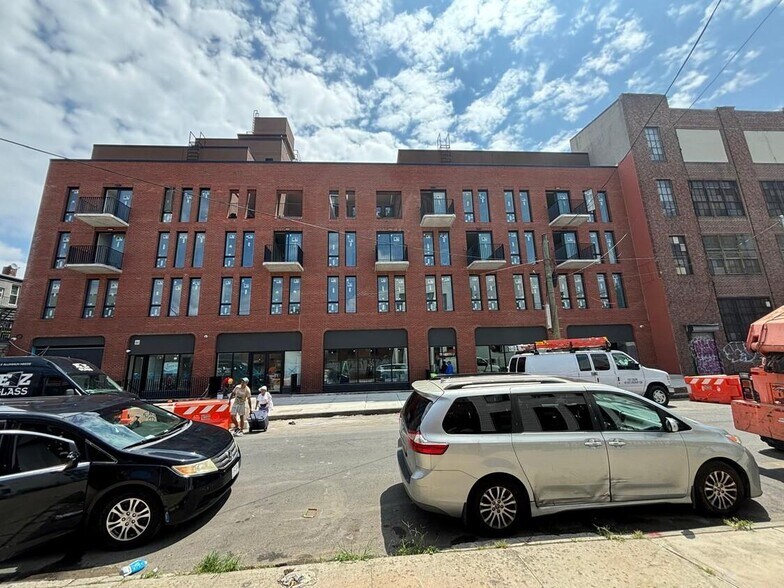 150 Noll St, Brooklyn, NY à louer - Photo de l’immeuble – Image 2 sur 11