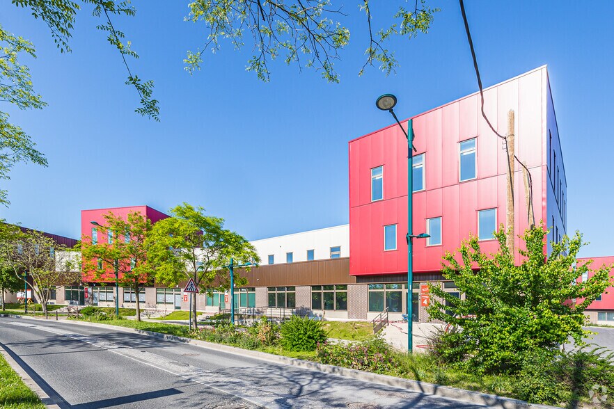 Local d’activités dans Gennevilliers à louer - Photo de l’immeuble – Image 2 sur 2