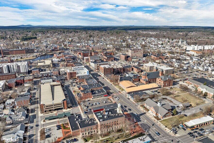 23 Elm St, Nashua, NH à louer - Photo de l’immeuble – Image 3 sur 15