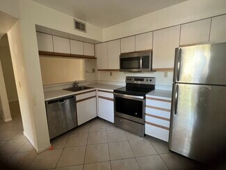 Plus de détails pour 711 NW 91st Ter, Plantation, FL - Logement à vendre