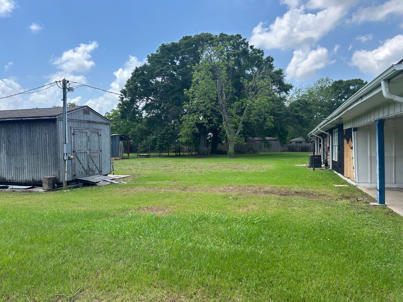 1420 S 29th St, Nederland, TX à vendre - Photo de l’immeuble – Image 2 sur 5