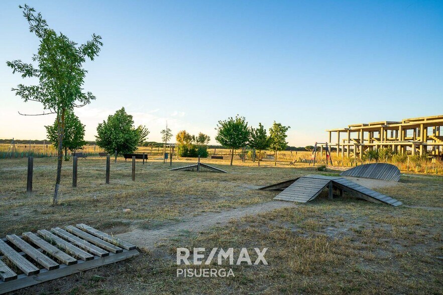 Avenida de las Navas, 50, Aldeamayor de San Martín, Valladolid à vendre - Photo de l’immeuble – Image 2 sur 20
