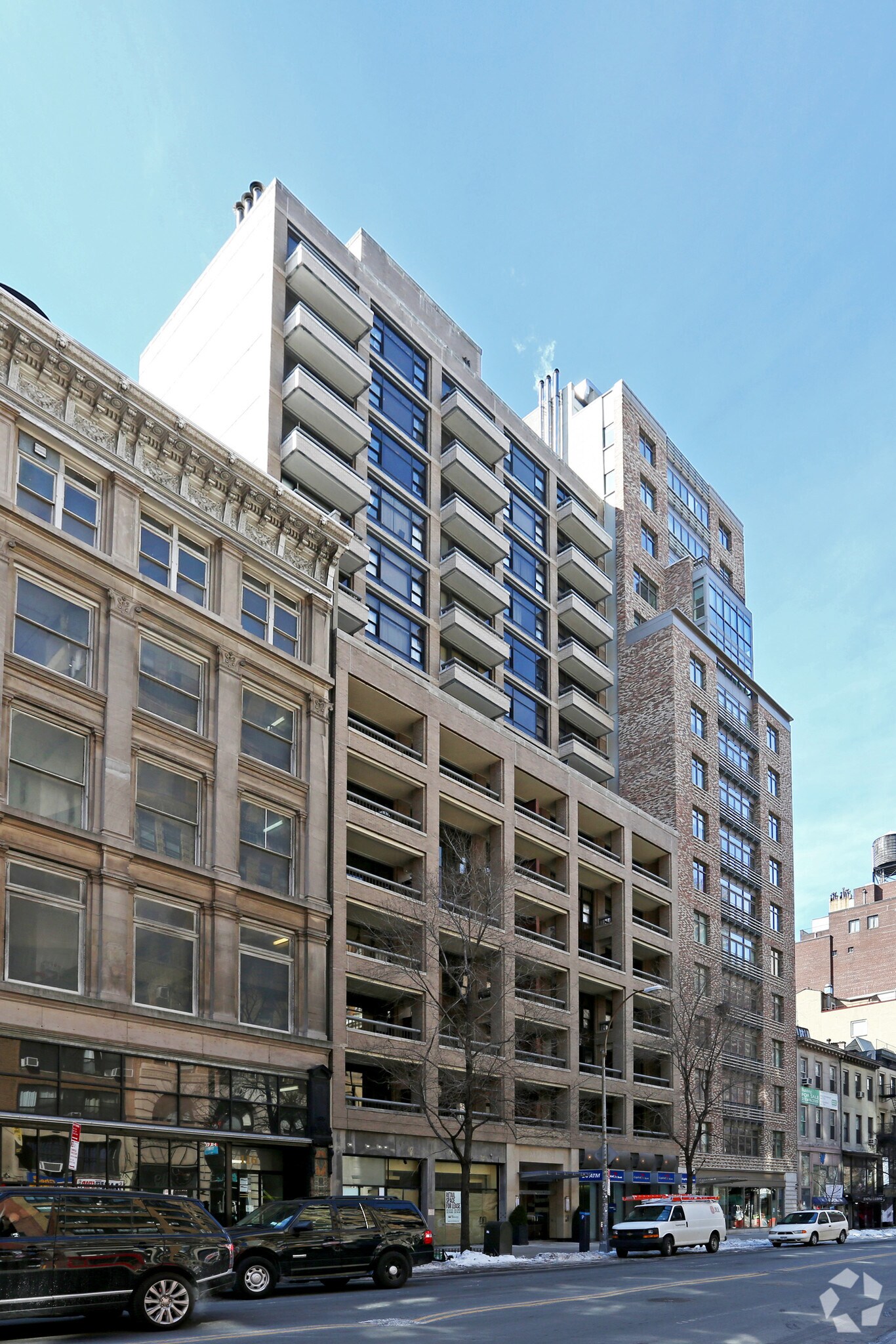 118-122 W 23rd St, New York, NY à louer Photo de l’immeuble– Image 1 sur 8
