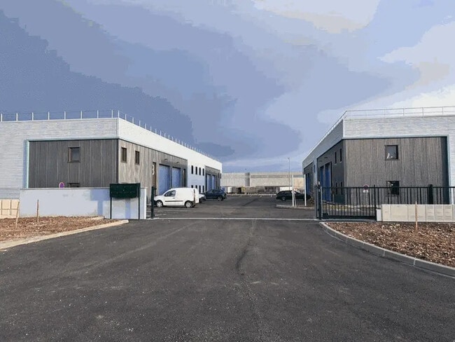 Plus de détails pour Local d'activités à louer