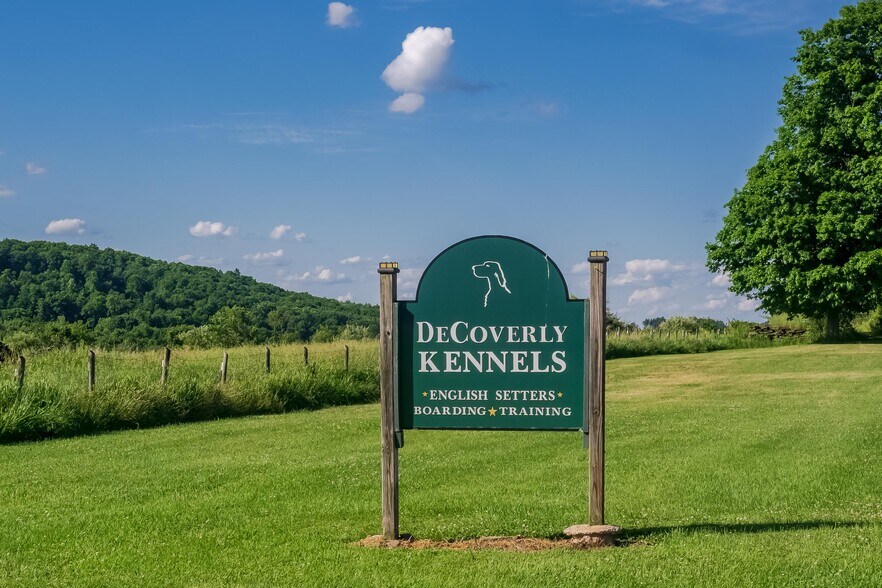 175 Decoverly Lane, Falls, PA à vendre - Photo de l’immeuble – Image 2 sur 47