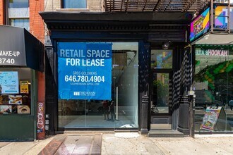 211-217 1st Ave, New York, NY à louer Photo de l’immeuble– Image 1 sur 9