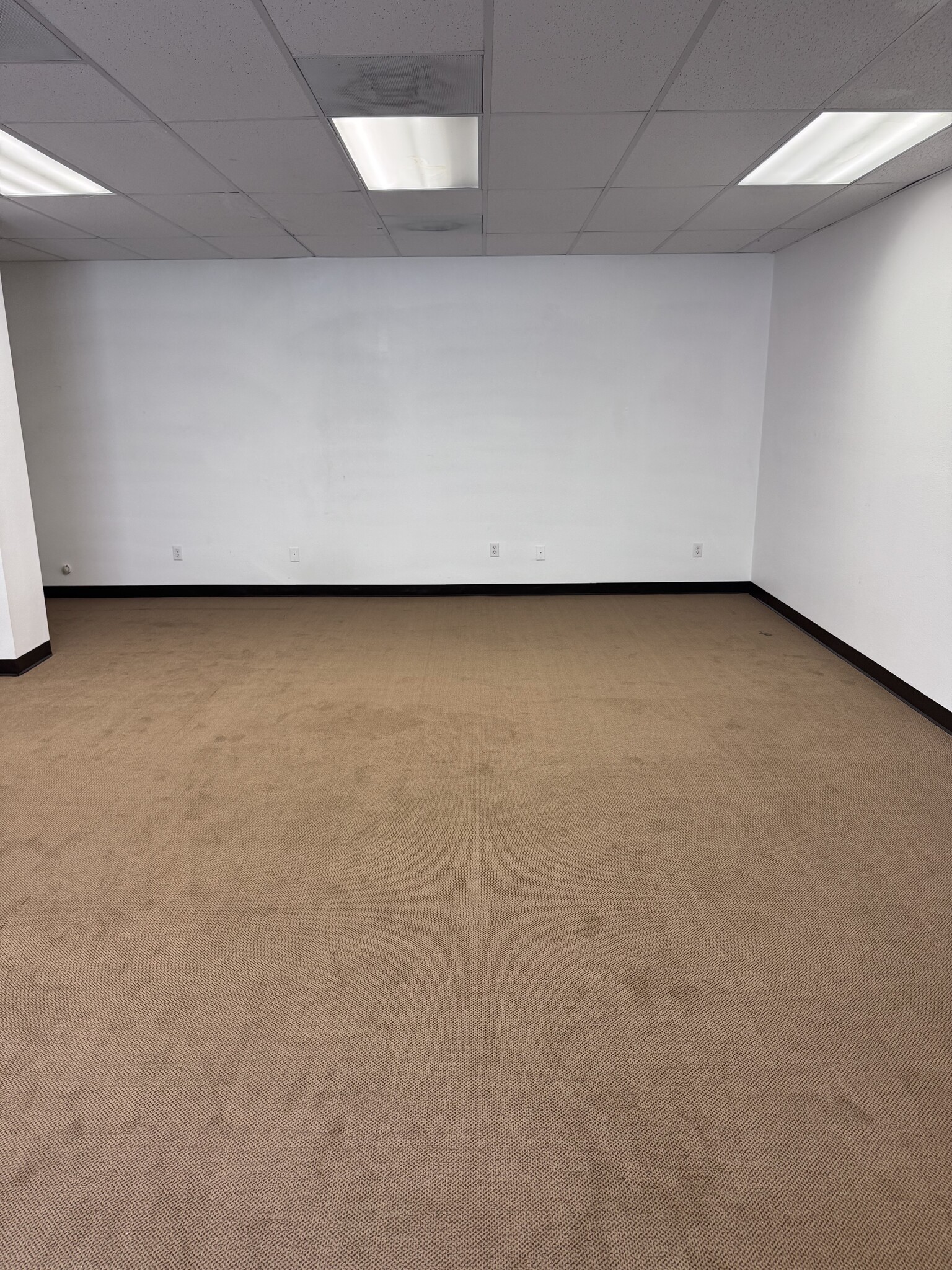 3360 Flair Dr, El Monte, CA à louer Photo intérieure– Image 1 sur 2