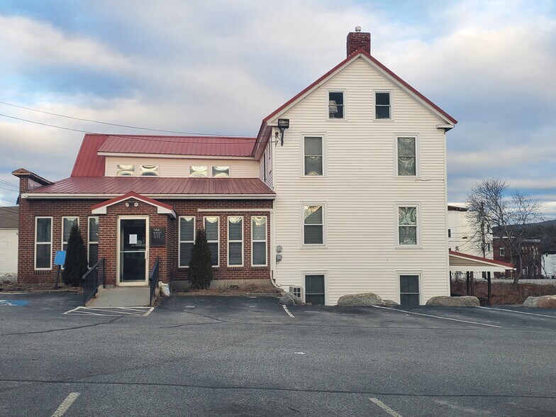 24 Market Sq, South Paris, ME à vendre - Photo de l’immeuble – Image 2 sur 25