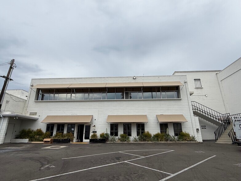 19 E Ortega St, Santa Barbara, CA à louer - Photo de l’immeuble – Image 3 sur 17
