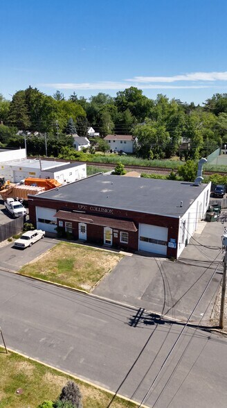 24 Fairview Ave, Little Silver, NJ à vendre - Photo de l’immeuble – Image 3 sur 7