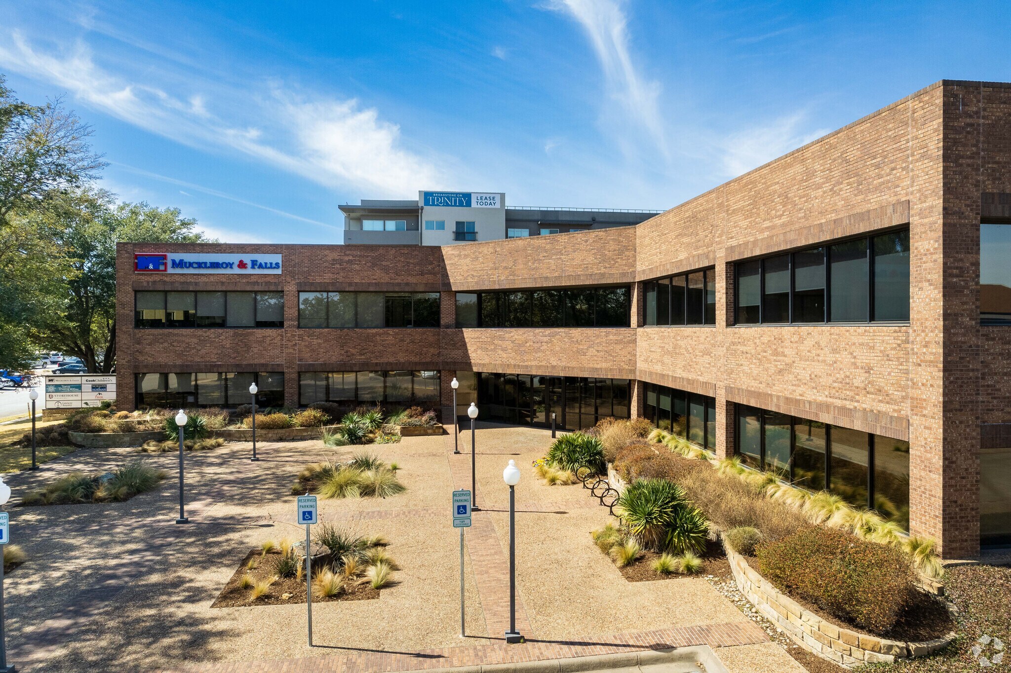 3200 Riverfront Dr, Fort Worth, TX à louer Photo de l’immeuble– Image 1 sur 6