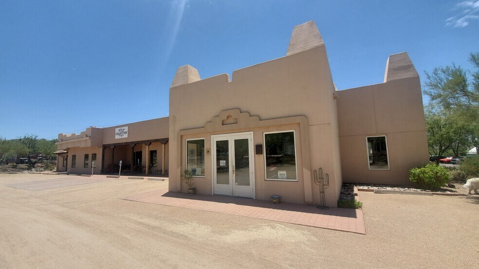 6070 E Cave Creek Rd, Cave Creek, AZ à louer - Photo de l’immeuble – Image 3 sur 32