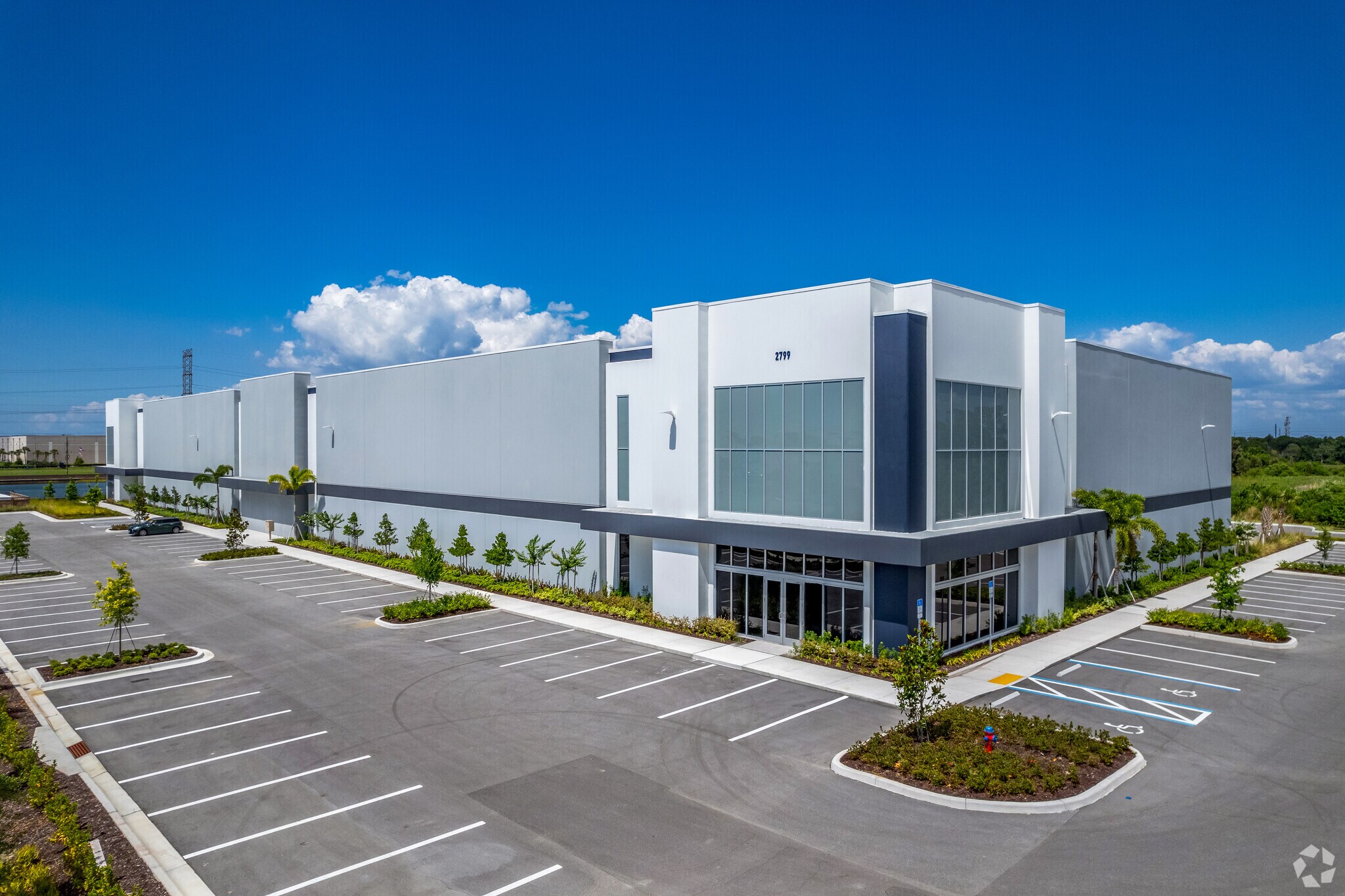 2799 Gateway Centre Pky, Saint Petersburg, FL à louer Photo principale– Image 1 sur 7