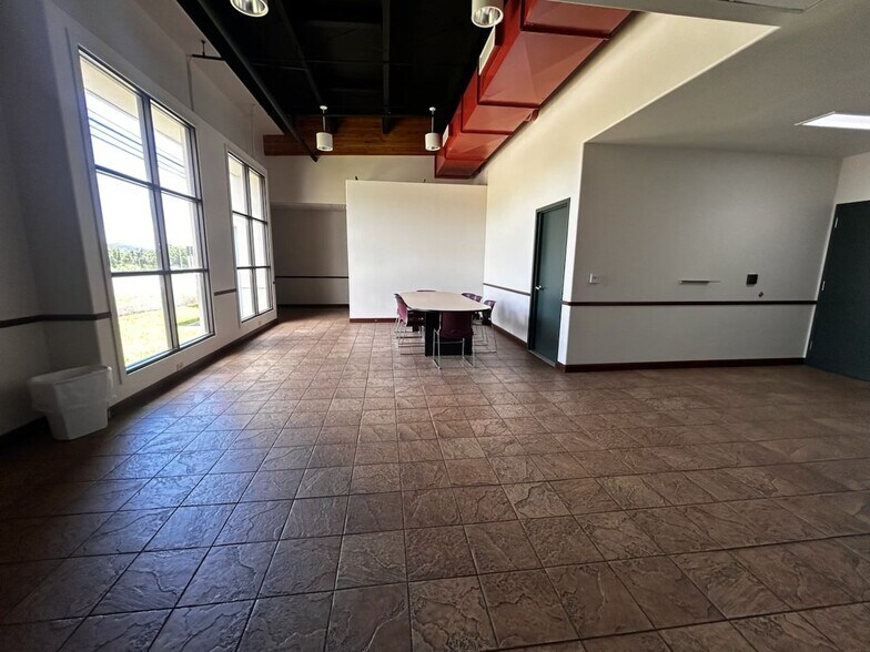 4485 Pahee St, Lihue, HI à louer - Photo de l’immeuble – Image 3 sur 9