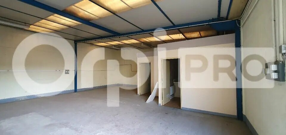 Local d’activités dans VERNEUIL-L'ETANG à louer Photo intérieure– Image 1 sur 6