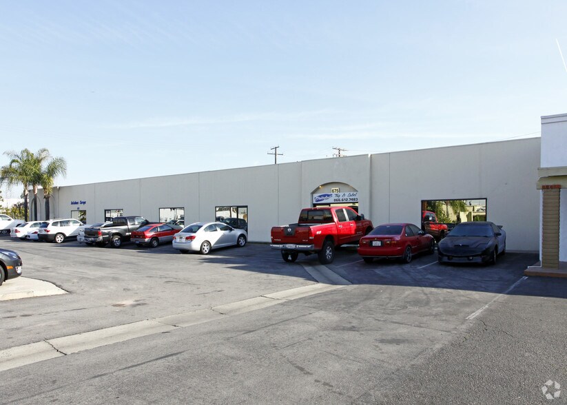 675-695 N Main St, Orange, CA à louer - Photo de l’immeuble – Image 2 sur 2