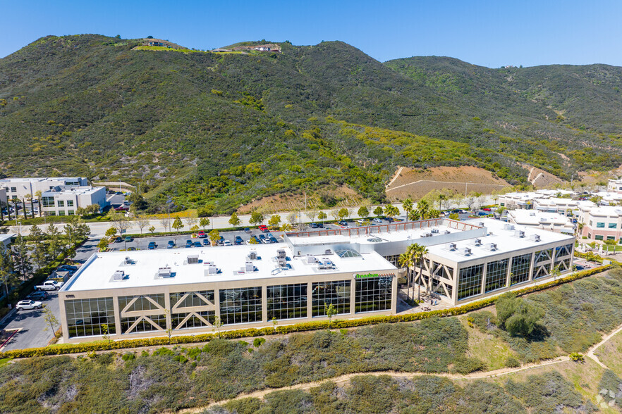 27368 Via Industria, Temecula, CA à louer - Photo de l’immeuble – Image 3 sur 6