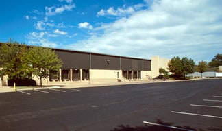 Plus de détails pour 4650 Lake Forest Dr, Blue Ash, OH - Industriel/Logistique à louer