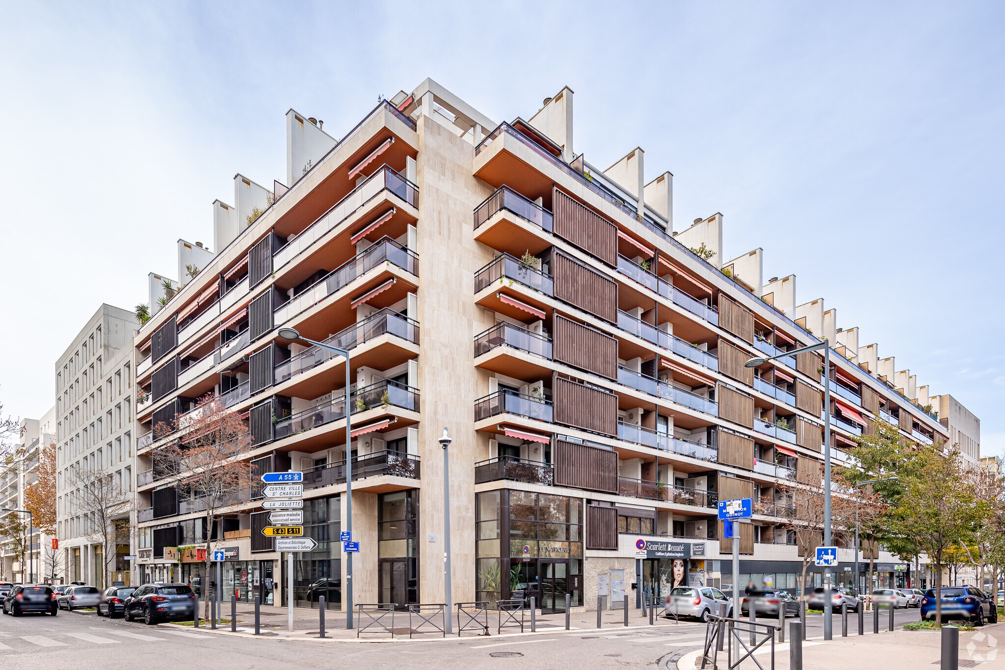 Local commercial dans Marseille à louer Photo de l’immeuble– Image 1 sur 16