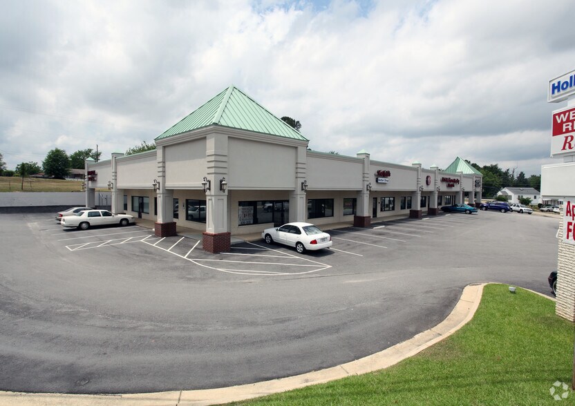 501-517 Lillington Hwy, Spring Lake, NC à louer - Photo de l’immeuble – Image 3 sur 4