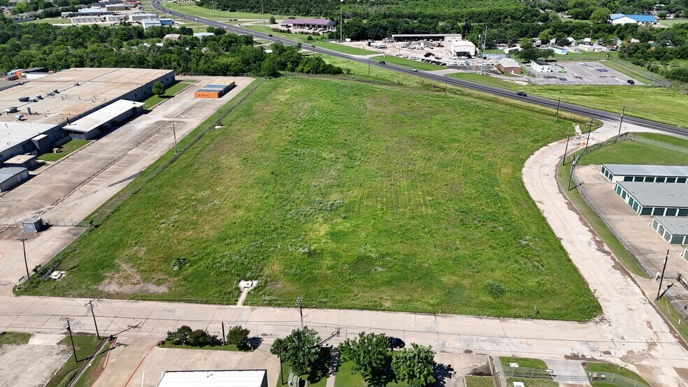1401 Jack McKay Blvd, Ennis, TX à vendre - Photo de l’immeuble – Image 2 sur 8