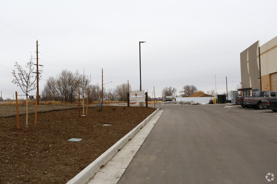 8020 Steele St, Denver, CO à louer - Photo de l’immeuble – Image 3 sur 3
