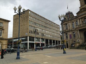 Wakefield Rd, Dewsbury à louer Photo de l’immeuble– Image 1 sur 4