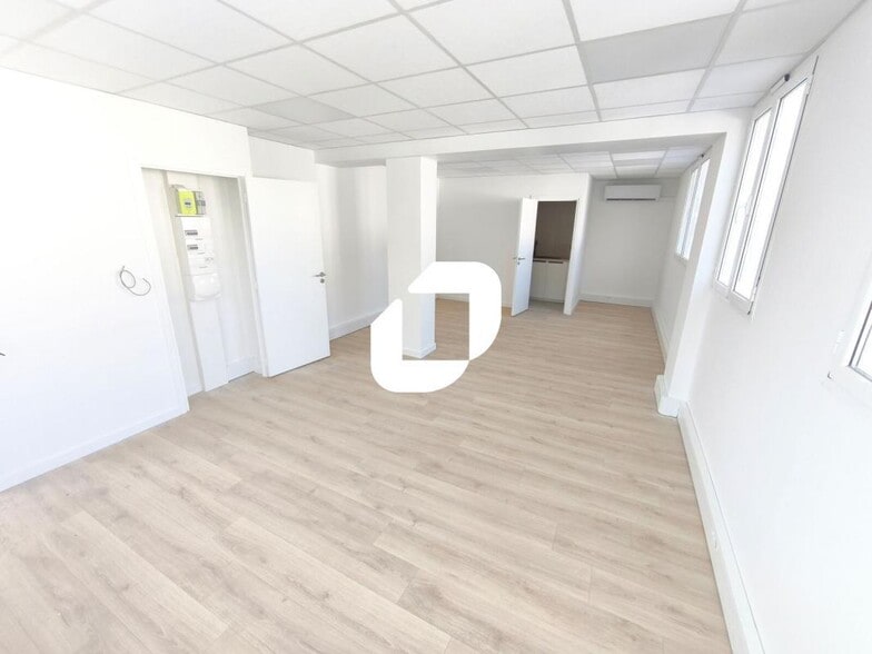 Bureau dans Bry-sur-Marne à louer - Photo intérieure – Image 2 sur 7