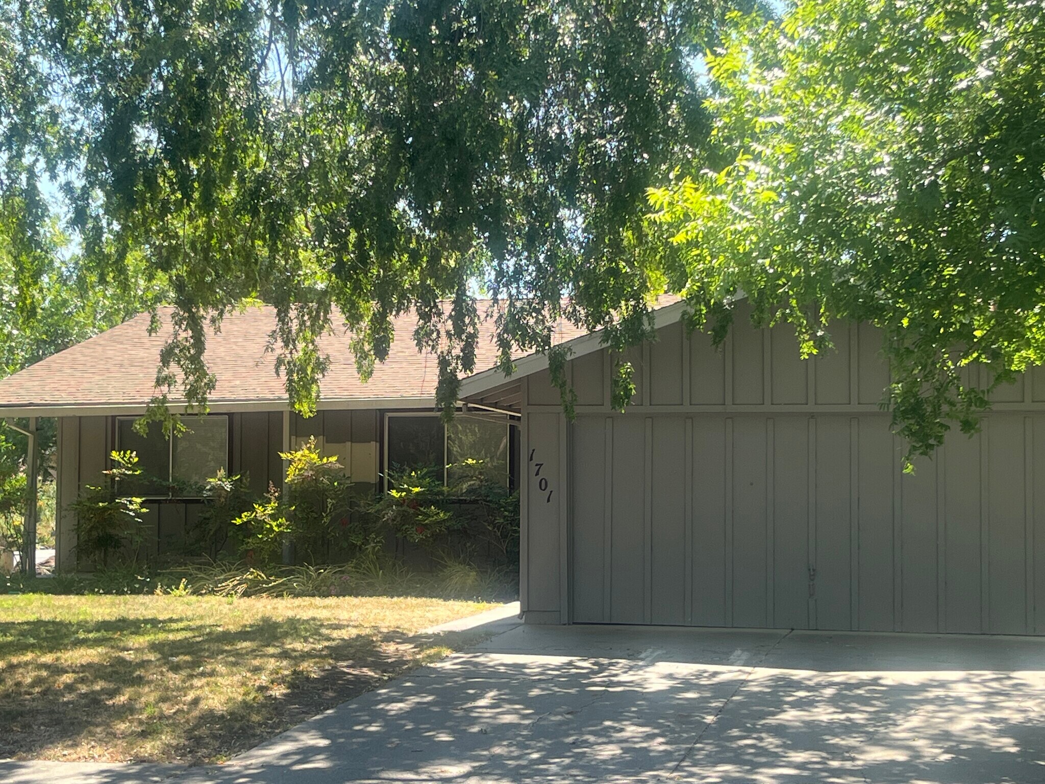 1701 Balsam Pl, Davis, CA à louer Photo principale– Image 1 sur 10