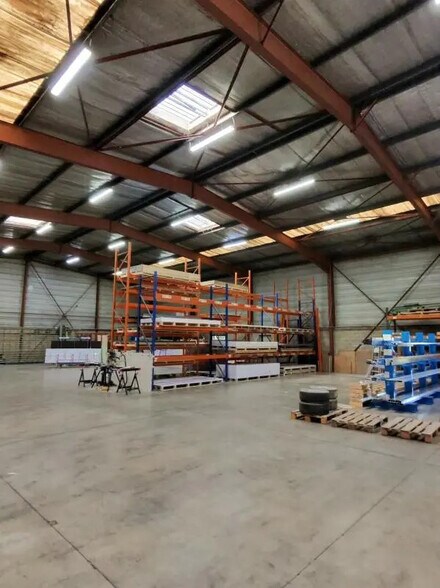 Industriel/Logistique dans Gémenos à louer - Photo de l’immeuble – Image 2 sur 7