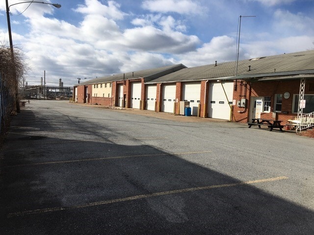 418 Market St, Marcus Hook, PA à vendre - Photo principale – Image 1 sur 5