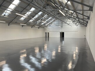 Plus de détails pour 16-21 Tewin Rd, Welwyn Garden City - Industriel/Logistique à louer