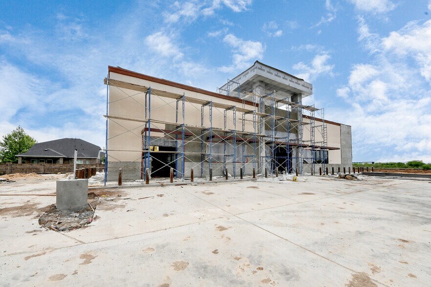 8426 Grand Mission Blvd, Richmond, TX à louer - Photo de l’immeuble – Image 1 sur 1