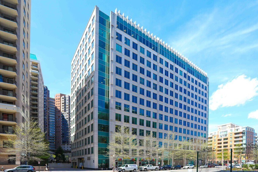 4100 N Fairfax Dr, Arlington, VA à louer - Photo de l’immeuble – Image 2 sur 7