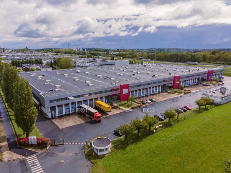 Industriel/Logistique dans Les Ulis à louer - Photo de l’immeuble – Image 2 sur 9