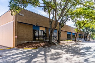 3902 Corporex Park Dr, Tampa, FL à louer Photo intérieure– Image 1 sur 28