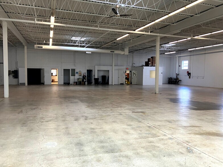 1105 Carolina Dr, West Chicago, IL à louer - Photo intérieure – Image 2 sur 2