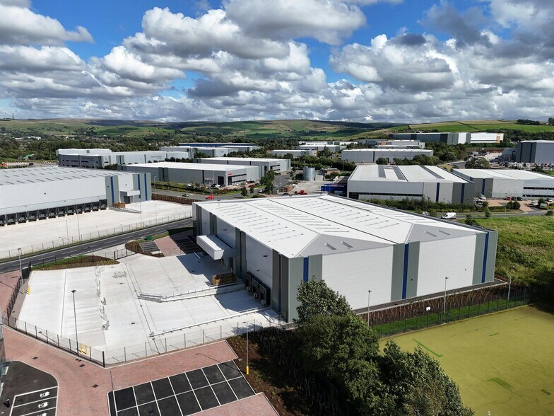 John Milne Av, Rochdale à louer - Photo de l’immeuble – Image 3 sur 38