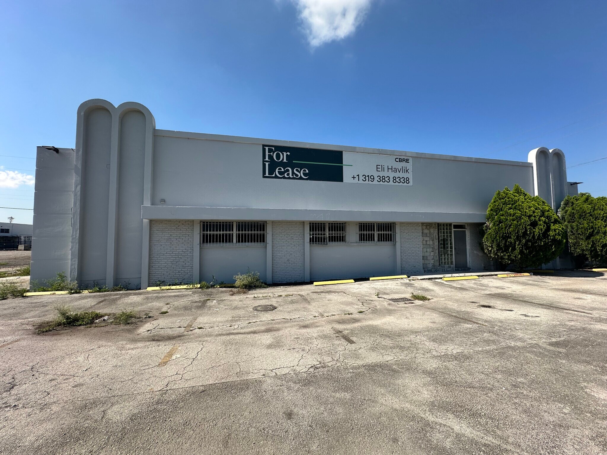 2901 NW 39th St, Miami, FL à louer Photo de l’immeuble– Image 1 sur 7